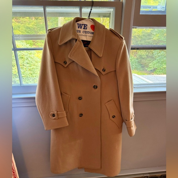 Fall Fashion size 38, women’s oversized Wool Camel colored trench coat. - Picture 3 of 8